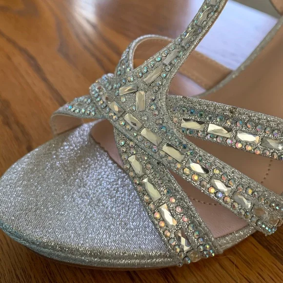 $10 Bundled with any item in my closet ❤️ Send Offer As Bundle - Picture 1 of 4